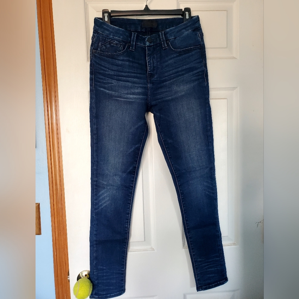 Buckle Black curvy skinny size 28- like new